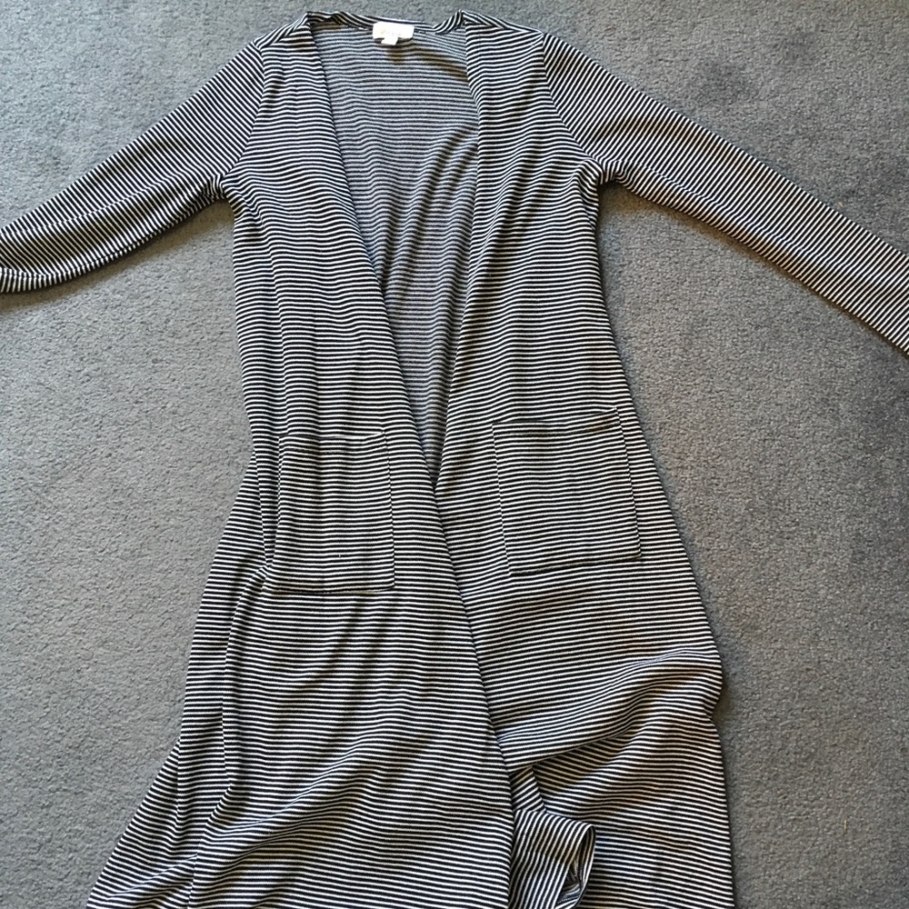 Lularoe S striped black & white Sarah